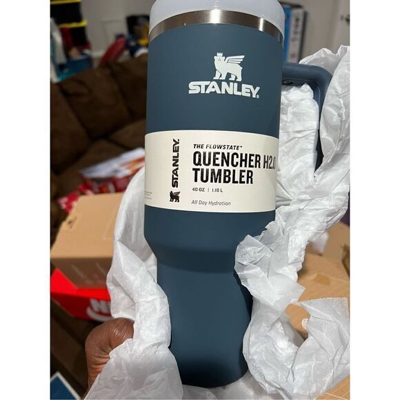 Stanley Adventure Quencher Travel Tumbler with Straw 40 oz - Stormy sea - Picture 1 of 3
